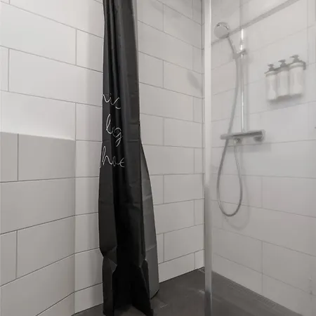 Spacious 3bedroom On Rainbow Street Apartment Reykjavik